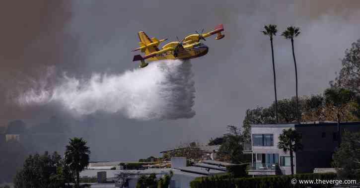Drone takes out Super Scooper fighting Los Angeles wildfires