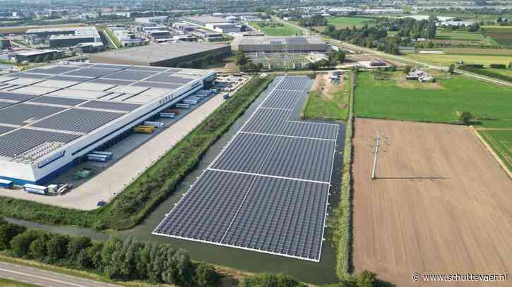 Drijvende zonnepanelen Solinoor boosten elektrificatie binnenvaart