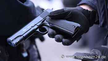 Jugendlicher (16) hantiert mit Softair-Waffe in Schulnähe und löst Polizeieinsatz aus