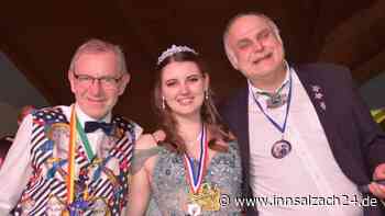 Besucher sehen Gardetanz vom Feinsten und akrobatische Höchstleistungen