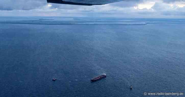 Öltanker «Eventin» wird nach Osten geschleppt
