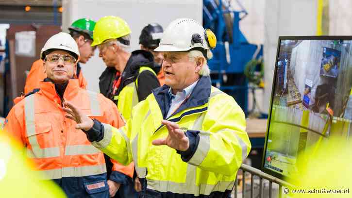 Cilindrische draadzaag snijdt volautomatisch door scheepsstaal