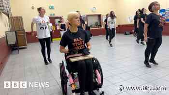 Wheelchair dancer returns to class after paralysis