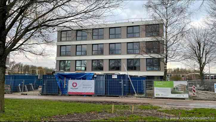 Dronten - Eerste flexwoningen van Dronten klaar voor sleuteloverdracht