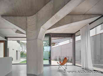 House Among Trees and Houses / BAILORULL