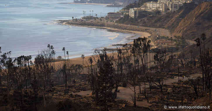 Los Angeles, si estendono gli incendi: ordine di evacuazione anche per Encino e Bel Air. Monta la petizione per le dimissioni della sindaca