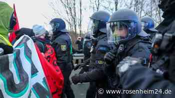 Proteste gegen AfD: Abgeordneter bei Polizeieinsatz verletzt