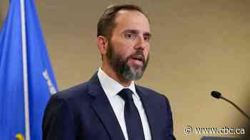 U.S. special counsel investigating Trump resigns after submitting report