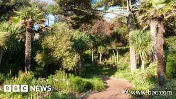 Tropical gardens closed over landslip fear