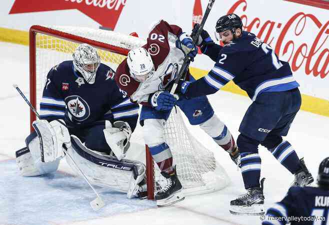 Jets keen to lean on solid defence, Hellebuyck