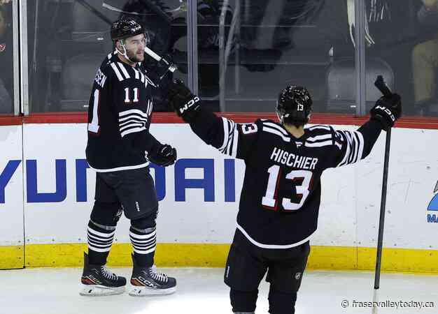 NHL roundup: Devils score OT power-play goal to beat Lightning 3-2