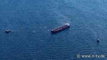 Reederei muss nun entscheiden: Havarierter Öltanker vor Sassnitz angekommen