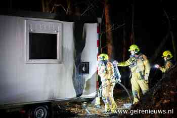 Schaftkeet in brand in bosgebied