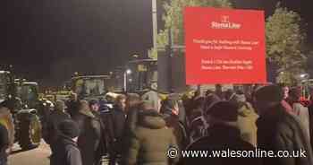 Police warning letter to farmers over Welsh port blockade dubbed 'scare tactic'