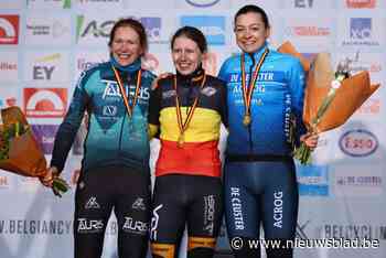 Joyce Vanderbeken (40) rijdt onbedreigd naar driekleur bij clubrensters: “Mijn veldritcampagne is nu helemaal geslaagd”