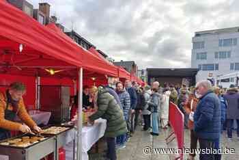 Duizenden Ekerenaren klinken op het nieuwe jaar met het nieuwe bestuur