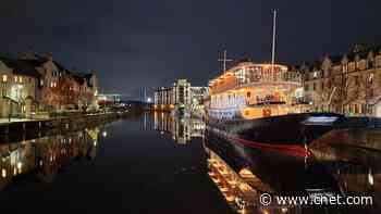 Take Beautiful Night-Mode Photos on Any Phone With These Pro Tips