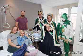 Bommels koningspaar feliciteert baby Isaac