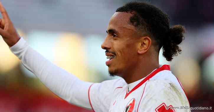 Reggiana-Bari, insulti razzisti a Mehdi Dorval: partita sospesa per 7 minuti