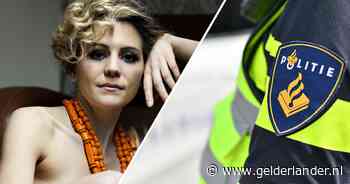 Als een dame poedelnaakt op agent Mehmet (39) afrent, moet die in een ‘split second’ beslissen