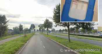 Man racet met drugs op, en dan ziet de politie ook nog iets op de achterbank