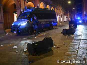 "Togliere la bandiera palestinese". "Non c'entra con l'odio". È scontro a Bologna dopo l'attacco alla sinagoga