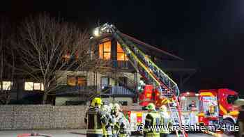 Schwelbrand in Haus in Bernau am Chiemsee: Zahlreiche Rettungskräfte im Einsatz