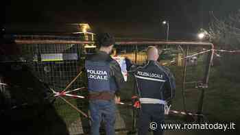 Rifiuti pericolosi sotto terra nel campo rom abusivo: sequestrate discarica e autofficina illegale