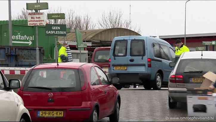 Almere - Almeerders hebben pasje nodig om grofvuil weg te brengen