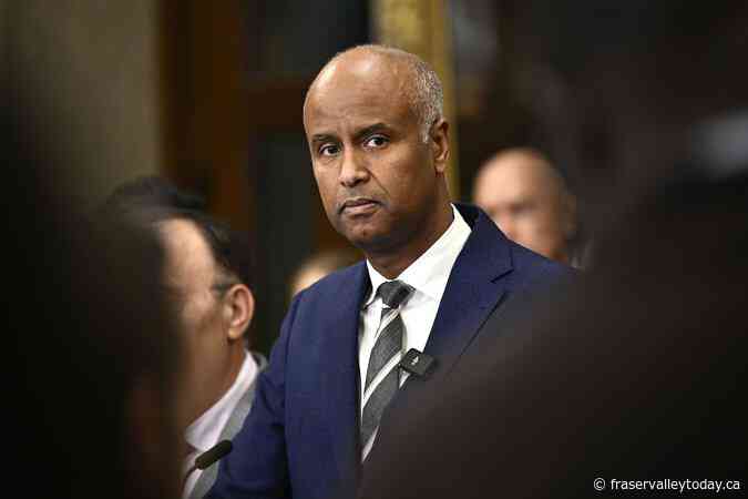 Minister makes first trip to Syrian border area after Assad regime ends