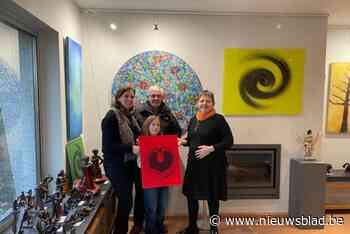 Anita Fleerackers beloont klant Liever Lokaal met kunstwerk