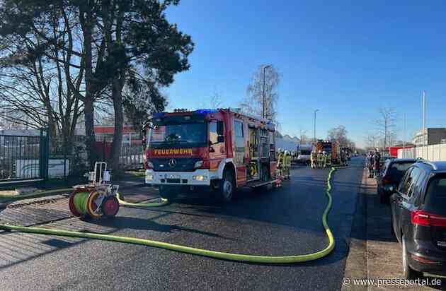 FW Tönisvorst: Brand in Lackierkabine in einem Industriebetrieb
