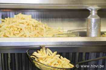 Twintiger verdacht van gewapende overval op frituur in As: “Overvaller sloeg met hakmes op de toonbank”