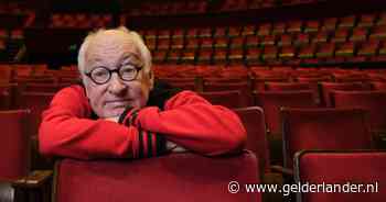 Youp van 't Hek schrijft toneelstuk voor zijn vrouw Debby Petter