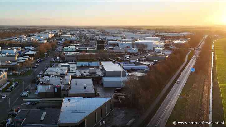 Flevoland - Nieuwsoverzicht 13/01 | Urkers klagen over rioollucht • Toegangspas voor wegbrengen grofvuil Almere