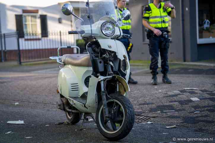 Botsing nadat scooterrijder geen voorrang verleent aan busje