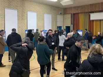 Residents of Saskatoon's Holliston neighbourhood object to cell tower plan