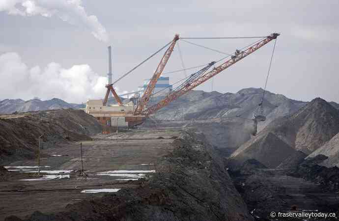 One in 10 Canadians live in places susceptible to green transition disruption: report