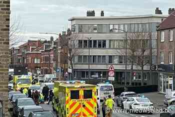 Leerlingen in ziekenhuis na aanrijding op voetpad: “Ze waren nog een toets aan het bekijken toen het gebeurde”
