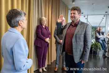 Marlon Pareijn legt eed af als burgemeester van Geel: “Gouverneur gaf persoonlijke touch”