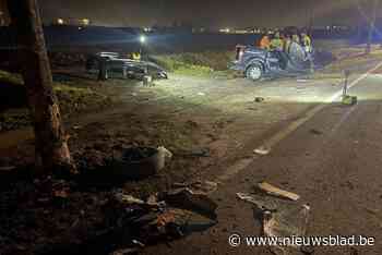 Vrouw zwaar gewond na klap tegen boom
