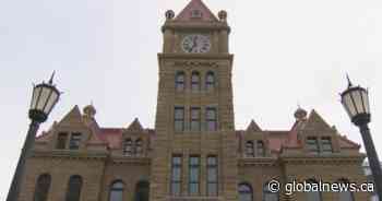 Attempt to freeze pay for Calgary city councillors defeated by tie vote