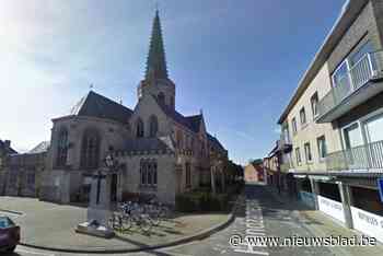 Brandweer en pastoor ter plaatse na rookmelding... die condens op kerk blijkt te zijn