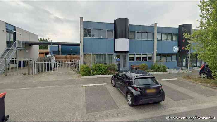 Almere - Compromis over 'illegale' zorgwoningen op bedrijventerrein, bewoners uiterlijk in mei eruit