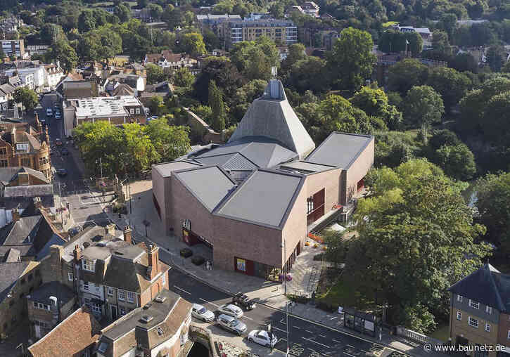 Ums Theater gebaut
 - Kulturzentrum in Hertford von Bennetts Associates