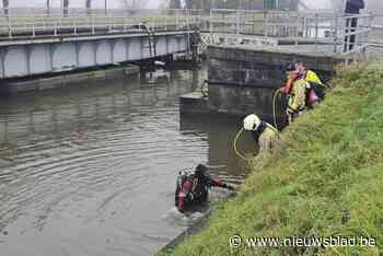 Lichaam van 70-jarige fietser in het water gevonden naast drukke fietsroute