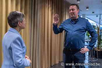 Sander Ooms legt de eed af als burgemeester van Herenthout: “Gouverneur wil naar Bob Dylan komen in de Lux”