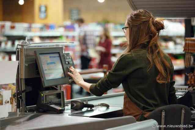 Vader en dochter veroordeeld tot werkstraffen voor loondiefstal bij supermarkt: “Voor minstens 1.200 euro aan boodschappen onbetaald meegenomen”