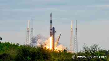 SpaceX launches 21 Starlink satellites from Florida, lands booster for 15th time (video)