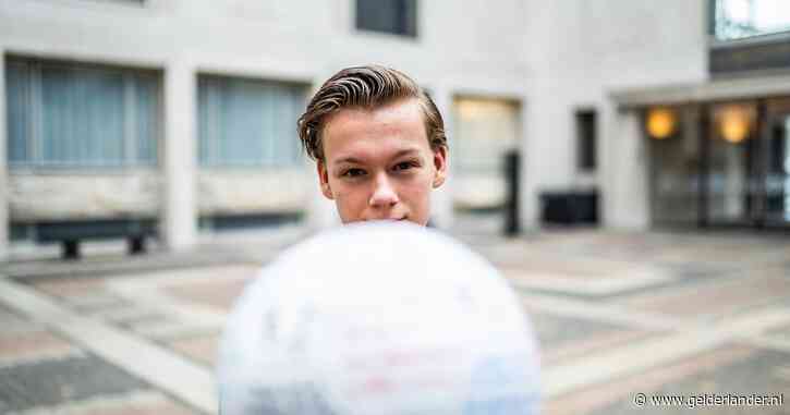 Hij werd door Faber uitgemaakt voor ‘klimaatsoldaatje’ en later ook bedreigd, nu eist Lars (17) weer de aandacht op